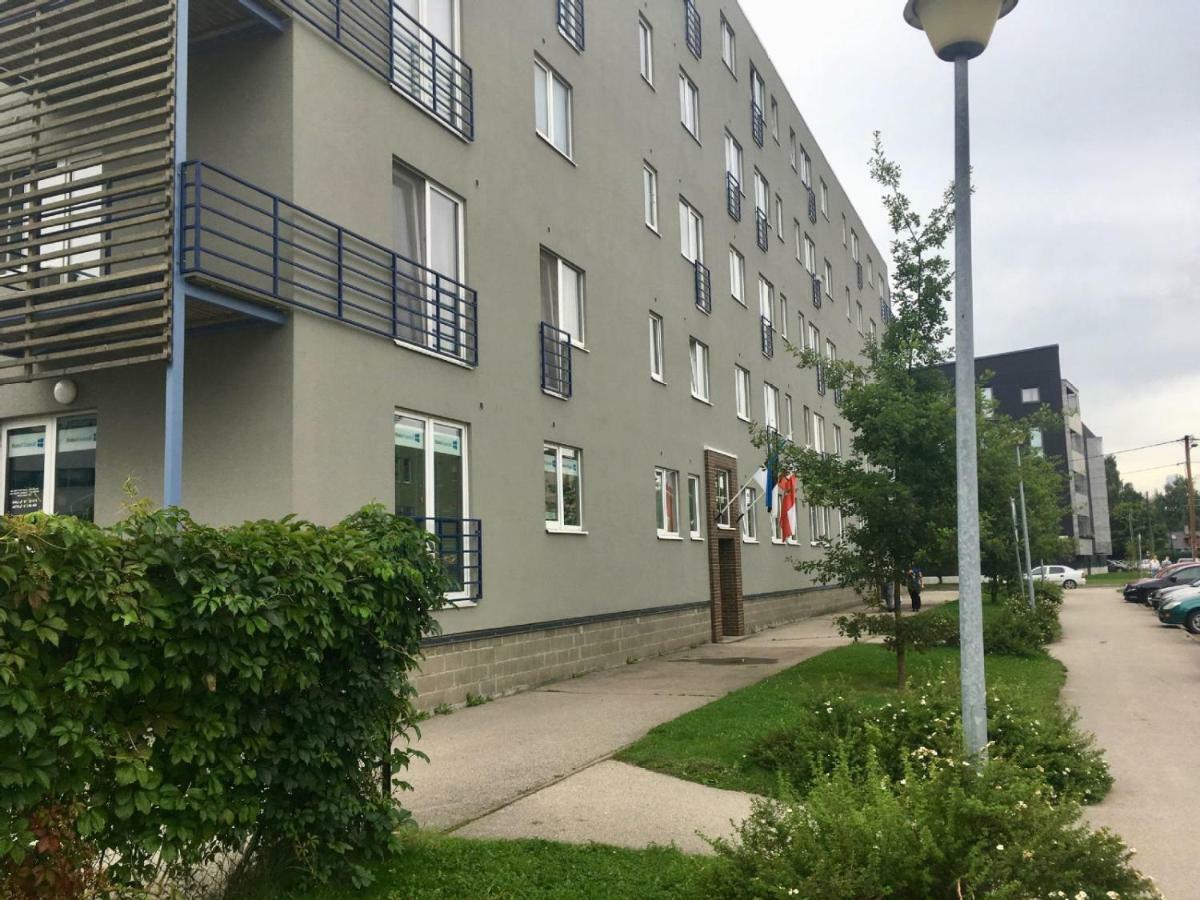 Apartment Near Centre Tartu Luaran gambar